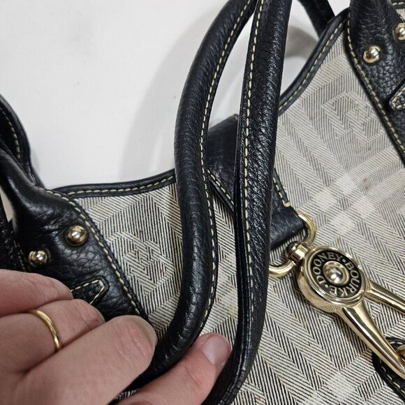 Dooney & Bourke vintage Plaid Canvas Leather Shoulder Bag black white Clip - Picture 12 of 15